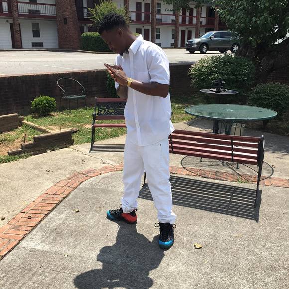 Meet your Posher, Sunday - Picture 1 of 1